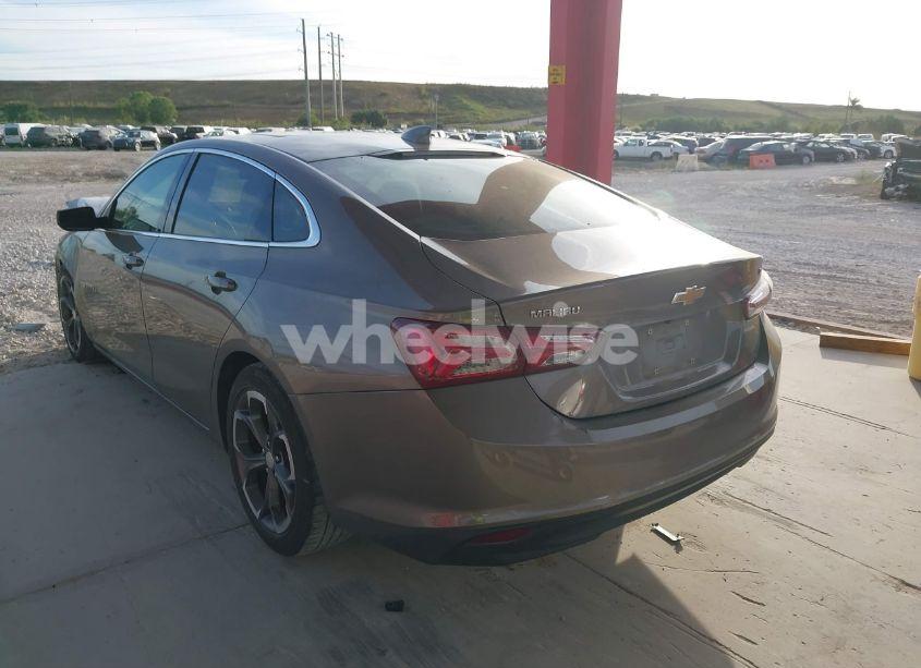 Photo 3 of 2020 Chevrolet Malibu FWD LT (VIN 1G1ZD5ST5LF100492)
