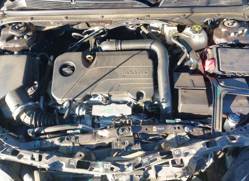 Photo 10 of 2020 Chevrolet Malibu FWD LT (VIN 1G1ZD5ST5LF103313)