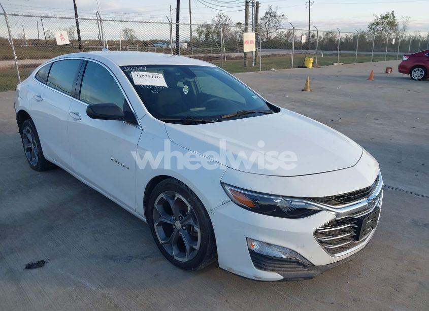 2020 Chevrolet Malibu FWD LT (VIN 1G1ZD5ST5LF105109) main photo