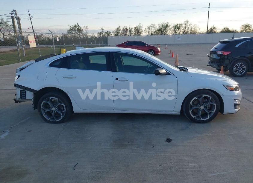 Photo 13 of 2020 Chevrolet Malibu FWD LT (VIN 1G1ZD5ST5LF105109)