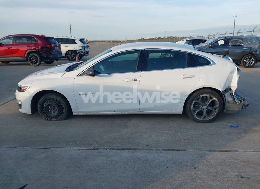 Photo 14 of 2020 Chevrolet Malibu FWD LT (VIN 1G1ZD5ST5LF105109)