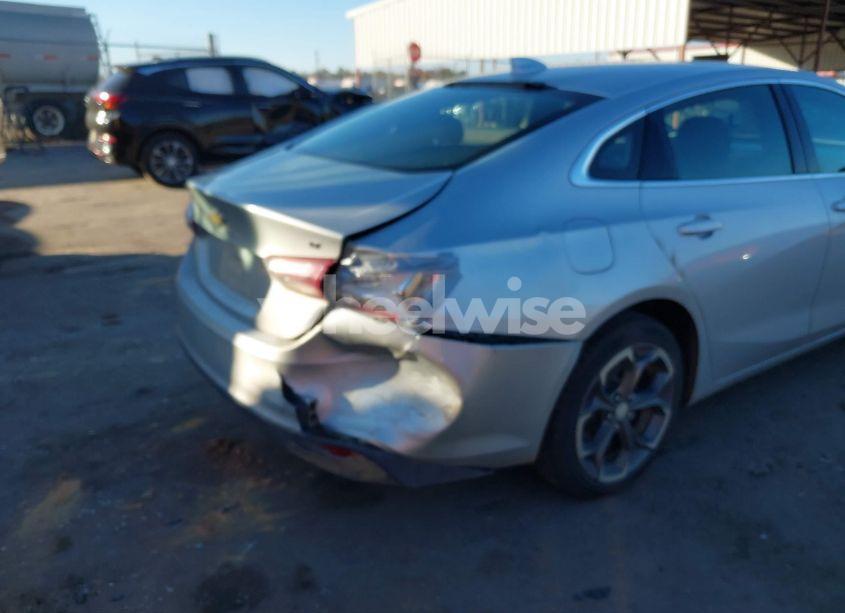 Photo 6 of 2020 Chevrolet Malibu FWD LT (VIN 1G1ZD5ST5LF106714)