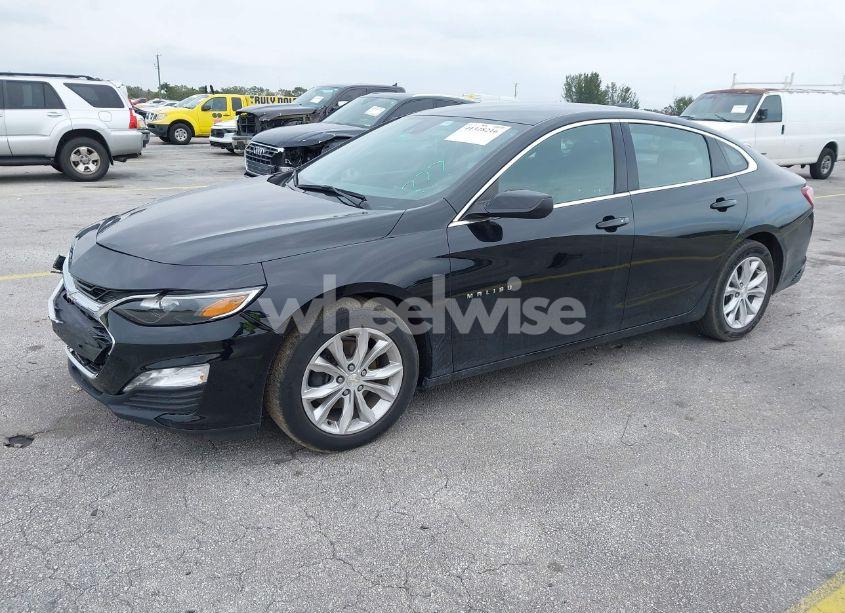Photo 2 of 2020 Chevrolet Malibu FWD LT (VIN 1G1ZD5ST5LF108169)