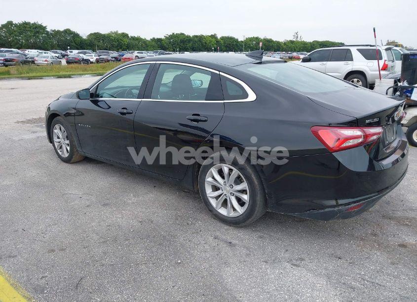 Photo 3 of 2020 Chevrolet Malibu FWD LT (VIN 1G1ZD5ST5LF108169)