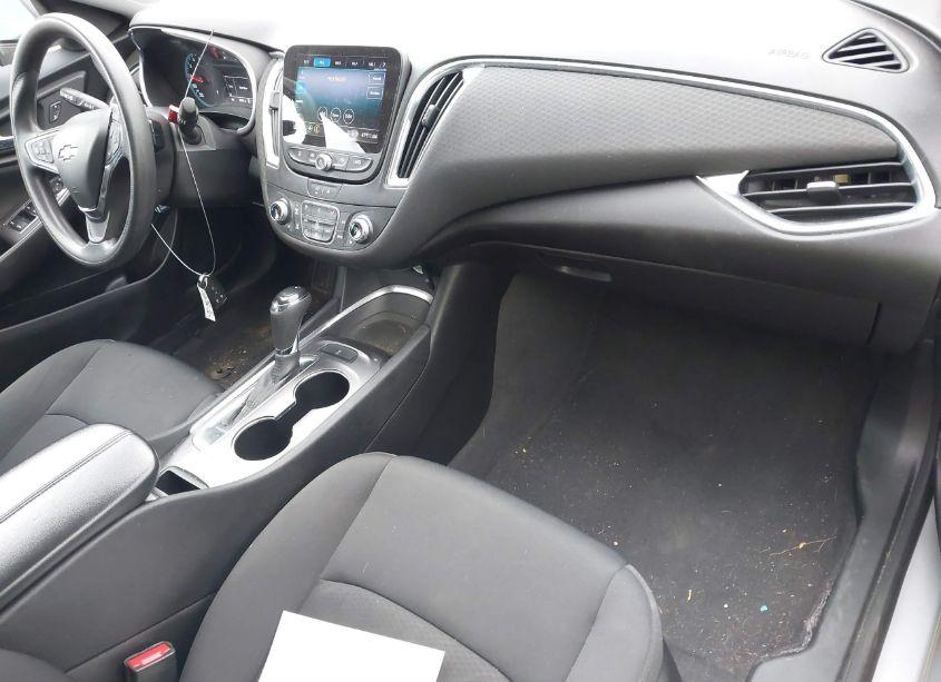 Photo 5 of 2020 Chevrolet Malibu FWD LT (VIN 1G1ZD5ST5LF124517)