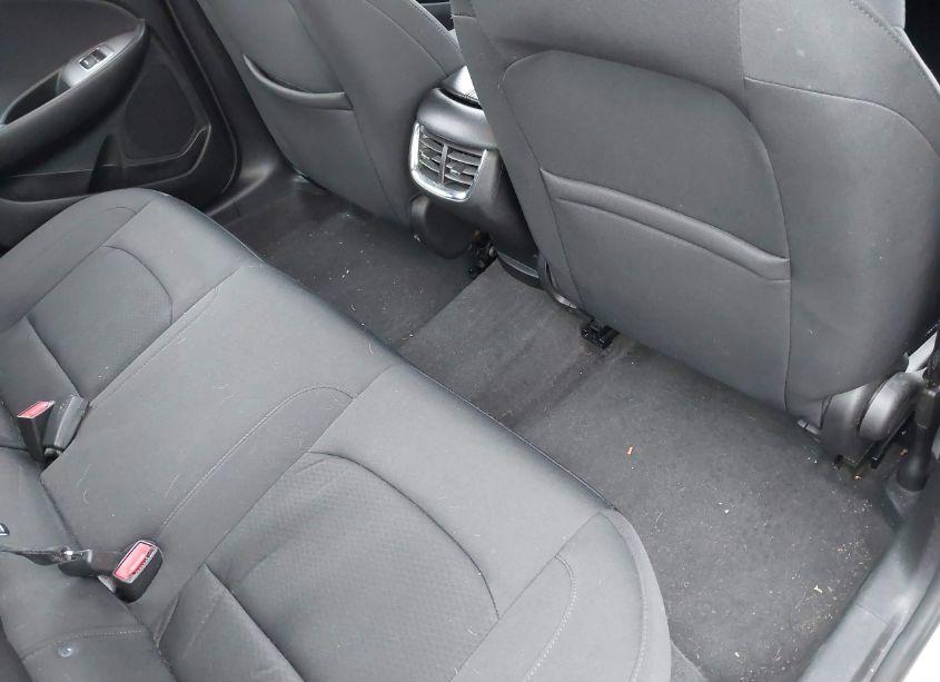 Photo 8 of 2020 Chevrolet Malibu FWD LT (VIN 1G1ZD5ST5LF124517)