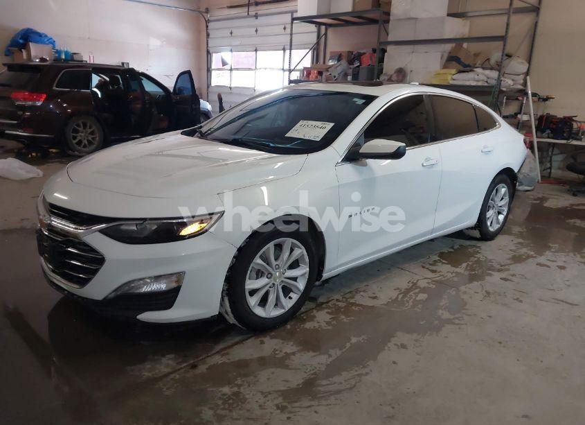 Photo 2 of 2021 Chevrolet Malibu FWD LT (VIN 1G1ZD5ST5MF010969)