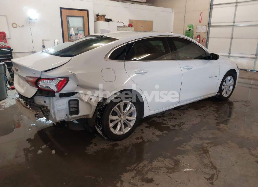 Photo 4 of 2021 Chevrolet Malibu FWD LT (VIN 1G1ZD5ST5MF010969)