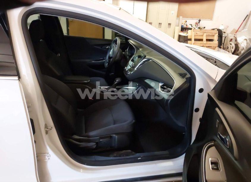 Photo 5 of 2021 Chevrolet Malibu FWD LT (VIN 1G1ZD5ST5MF010969)