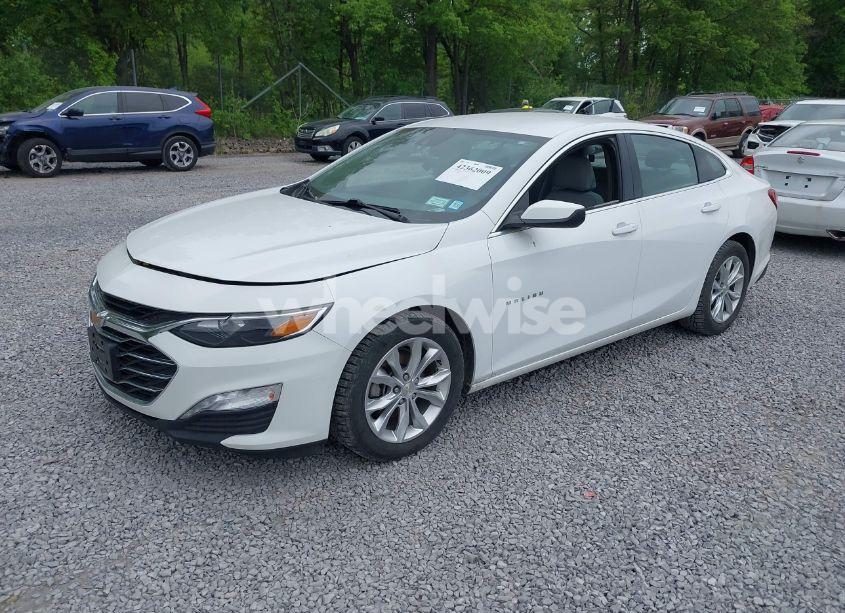 Photo 2 of 2021 Chevrolet Malibu FWD LT (VIN 1G1ZD5ST5MF013015)