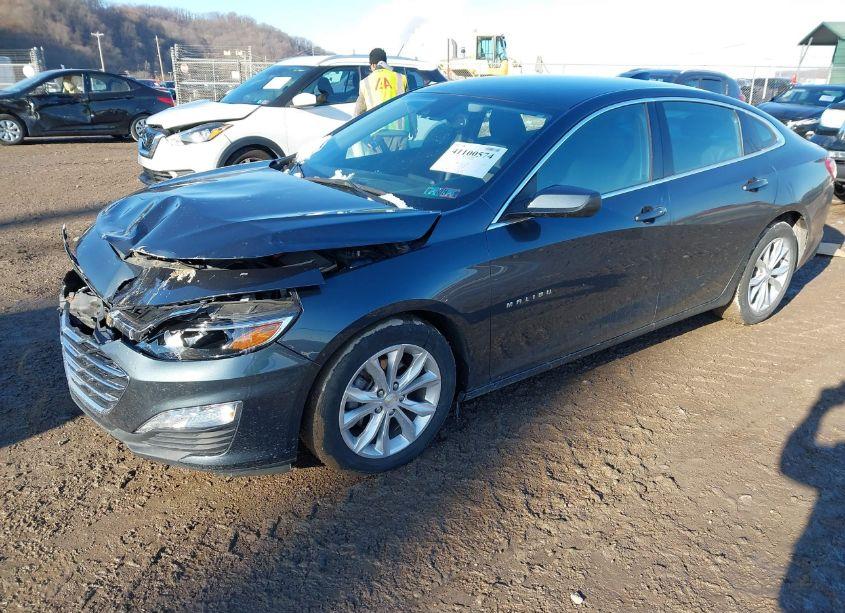 Photo 2 of 2021 Chevrolet Malibu FWD LT (VIN 1G1ZD5ST5MF033099)