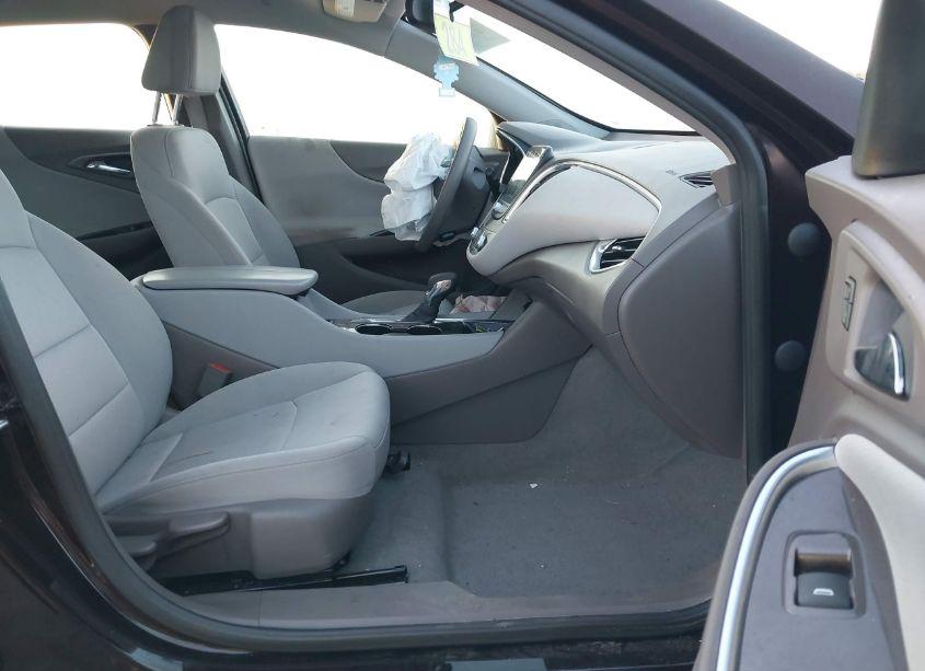 Photo 5 of 2021 Chevrolet Malibu FWD LT (VIN 1G1ZD5ST5MF061596)