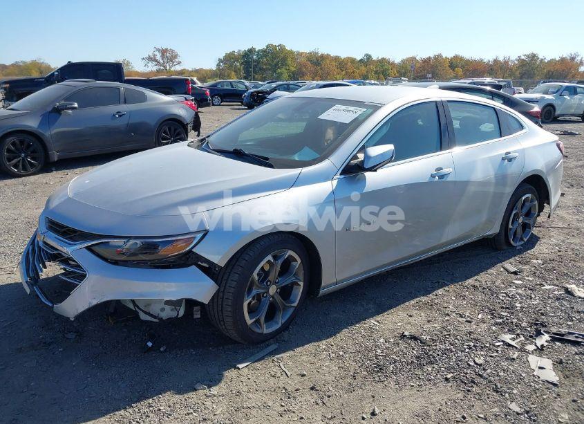 Photo 2 of 2021 Chevrolet Malibu FWD LT (VIN 1G1ZD5ST5MF073750)