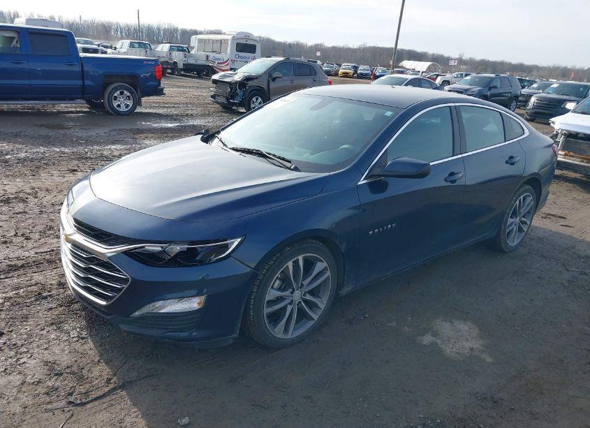 Photo 2 of 2021 Chevrolet Malibu FWD LT (VIN 1G1ZD5ST5MF075000)