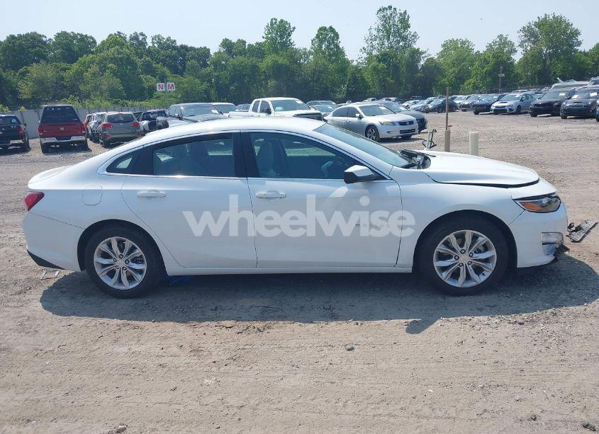 Photo 13 of 2022 Chevrolet Malibu FWD LT (VIN 1G1ZD5ST5NF101726)