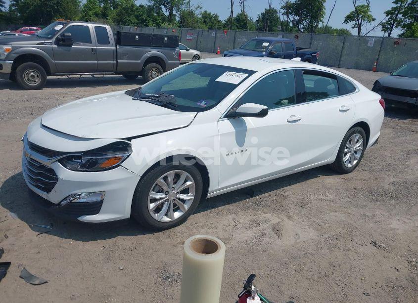 Photo 2 of 2022 Chevrolet Malibu FWD LT (VIN 1G1ZD5ST5NF101726)