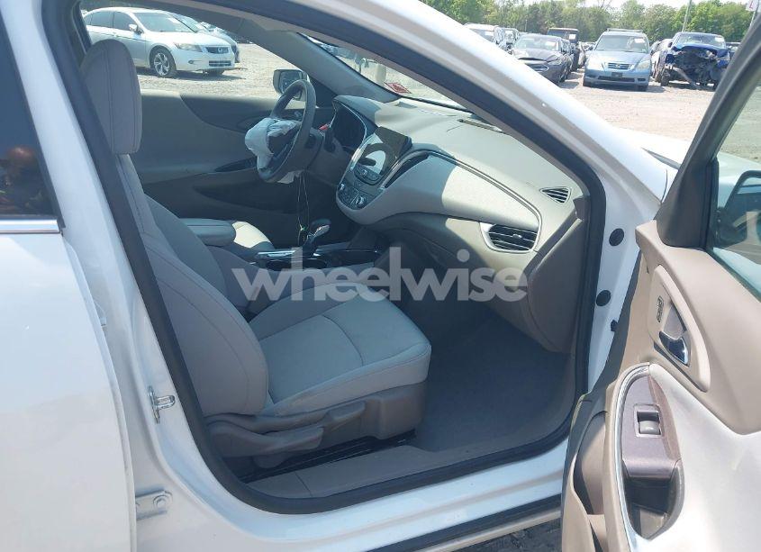 Photo 5 of 2022 Chevrolet Malibu FWD LT (VIN 1G1ZD5ST5NF101726)