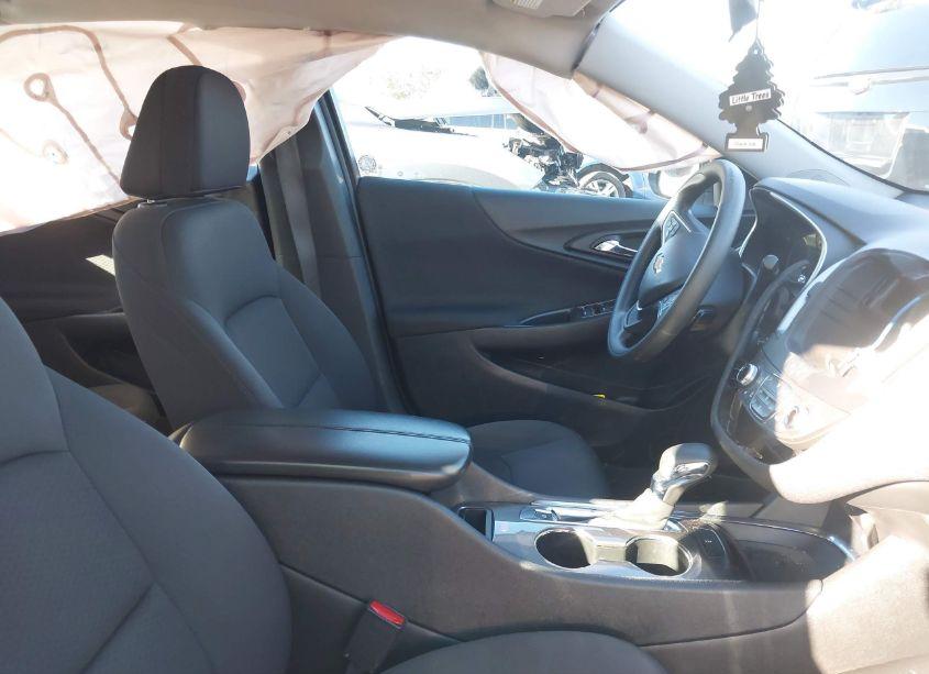 Photo 5 of 2022 Chevrolet Malibu FWD LT (VIN 1G1ZD5ST5NF107106)