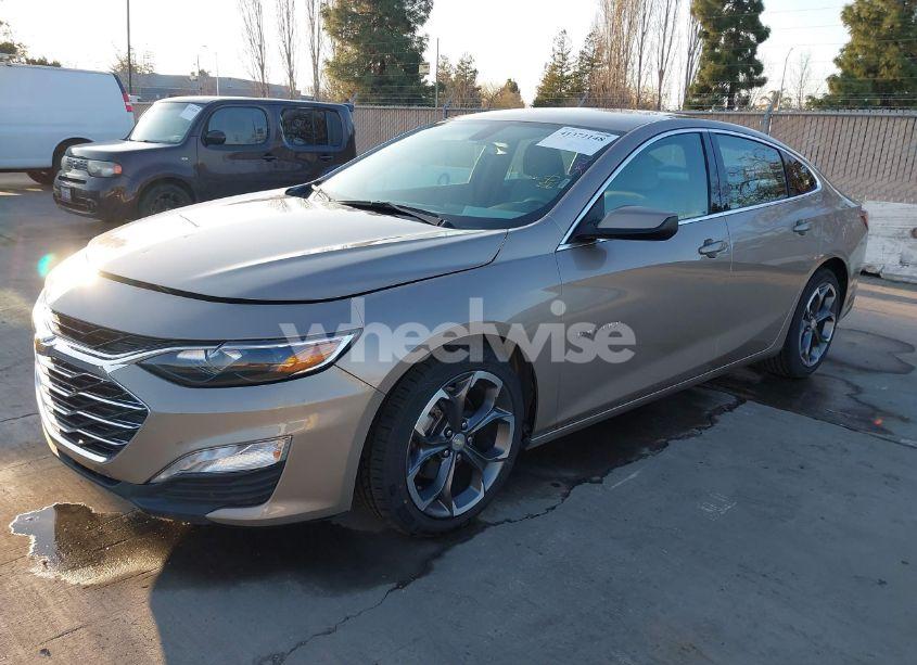 Photo 2 of 2022 Chevrolet Malibu FWD LT (VIN 1G1ZD5ST5NF112046)