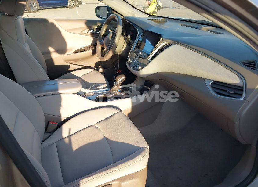 Photo 5 of 2022 Chevrolet Malibu FWD LT (VIN 1G1ZD5ST5NF112046)