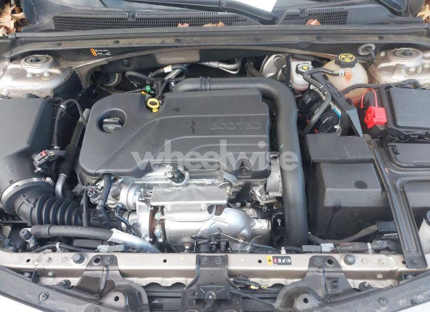 Photo 10 of 2022 Chevrolet Malibu FWD LT (VIN 1G1ZD5ST5NF124925)