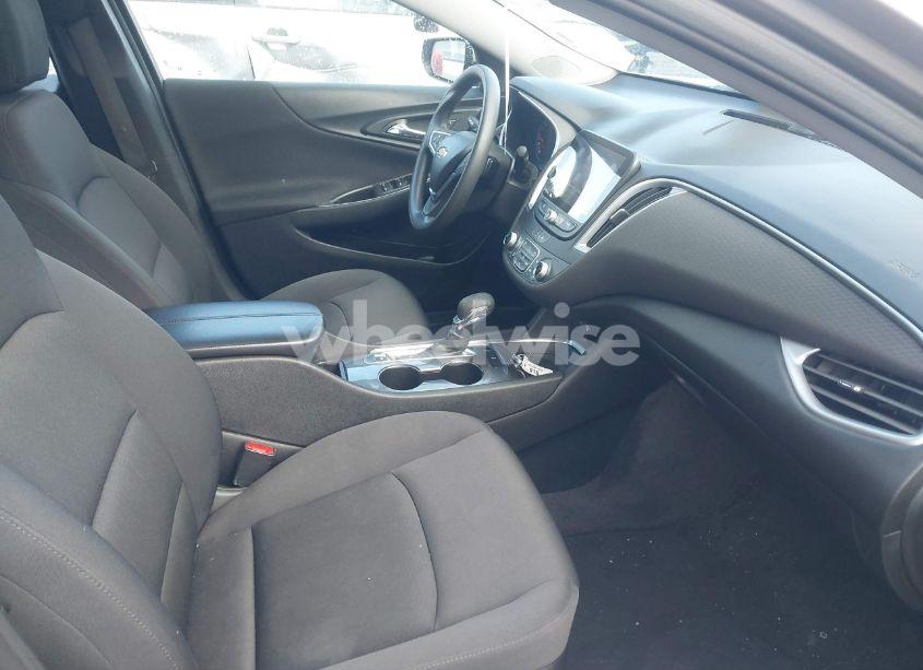 Photo 5 of 2022 Chevrolet Malibu FWD LT (VIN 1G1ZD5ST5NF124925)