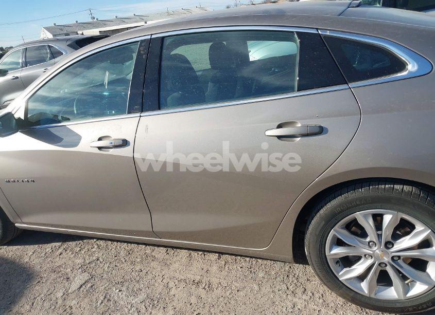 Photo 14 of 2022 Chevrolet Malibu FWD LT (VIN 1G1ZD5ST5NF161229)