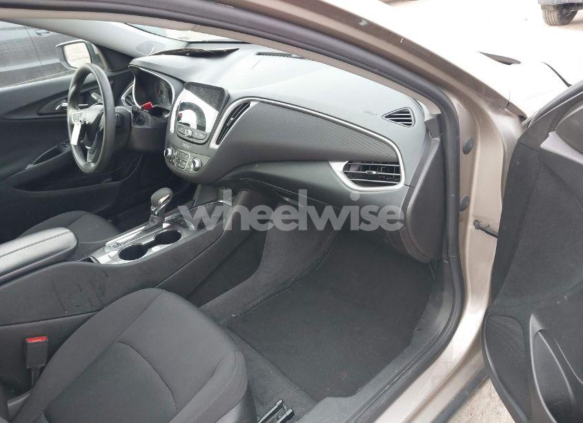 Photo 5 of 2022 Chevrolet Malibu FWD LT (VIN 1G1ZD5ST5NF168407)