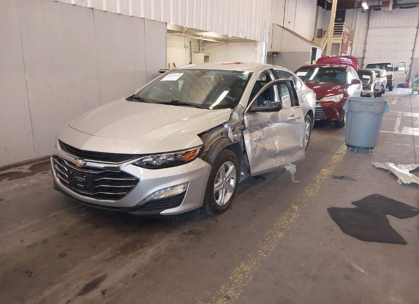 Photo 2 of 2022 Chevrolet Malibu FWD LT (VIN 1G1ZD5ST5NF170013)