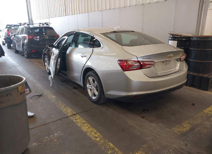 Photo 3 of 2022 Chevrolet Malibu FWD LT (VIN 1G1ZD5ST5NF170013)