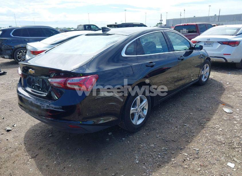 Photo 4 of 2022 Chevrolet Malibu FWD LT (VIN 1G1ZD5ST5NF184817)
