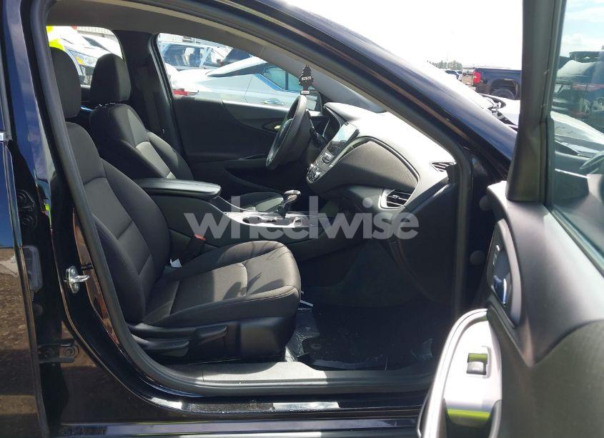 Photo 5 of 2022 Chevrolet Malibu FWD LT (VIN 1G1ZD5ST5NF184817)