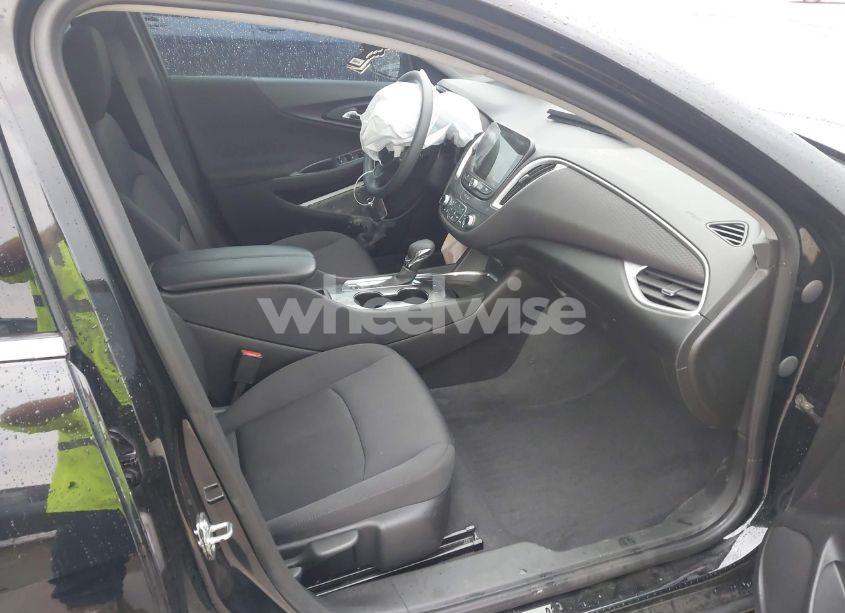 Photo 5 of 2022 Chevrolet Malibu FWD LT (VIN 1G1ZD5ST5NF207478)