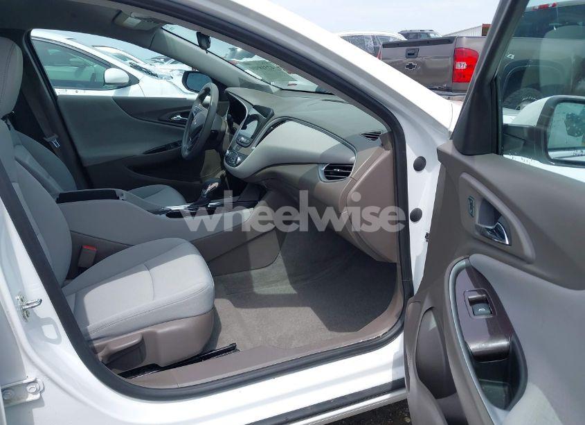 Photo 5 of 2023 Chevrolet Malibu FWD 1LT (VIN 1G1ZD5ST5PF143784)