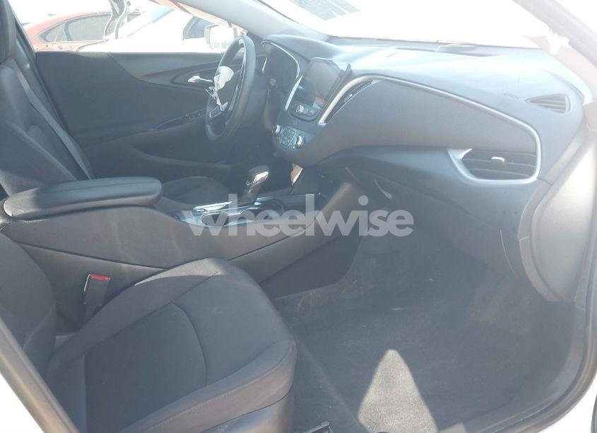 Photo 5 of 2023 Chevrolet Malibu FWD 1LT (VIN 1G1ZD5ST5PF158754)