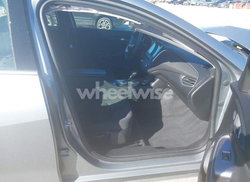 Photo 5 of 2023 Chevrolet Malibu FWD 1LT (VIN 1G1ZD5ST5PF160083)