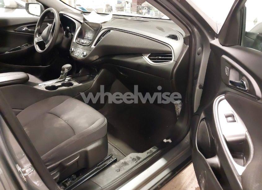Photo 5 of 2023 Chevrolet Malibu FWD 1LT (VIN 1G1ZD5ST5PF160262)