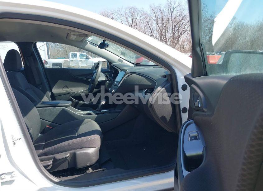 Photo 5 of 2023 Chevrolet Malibu FWD 1LT (VIN 1G1ZD5ST5PF207757)