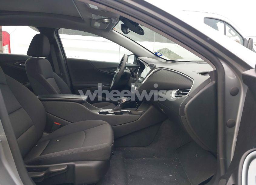 Photo 5 of 2024 Chevrolet Malibu FWD 1LT (VIN 1G1ZD5ST5RF133999)