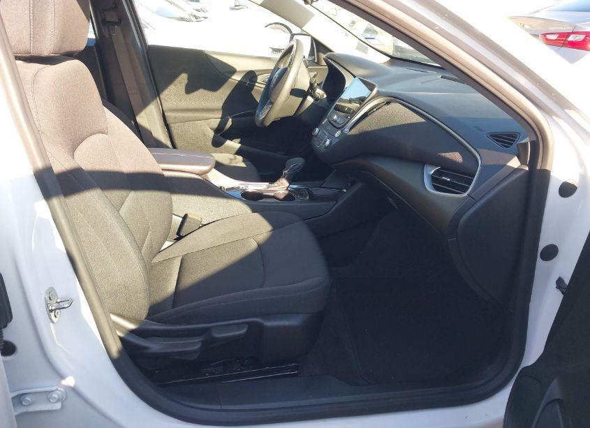 Photo 5 of 2024 Chevrolet Malibu FWD 1LT (VIN 1G1ZD5ST5RF143402)