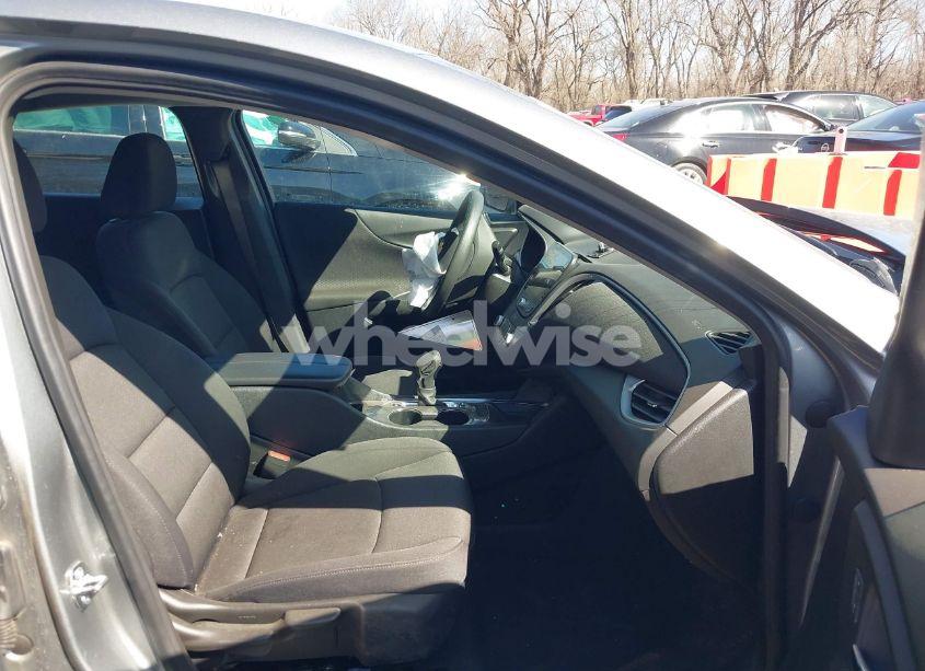 Photo 5 of 2024 Chevrolet Malibu FWD 1LT (VIN 1G1ZD5ST5RF153931)