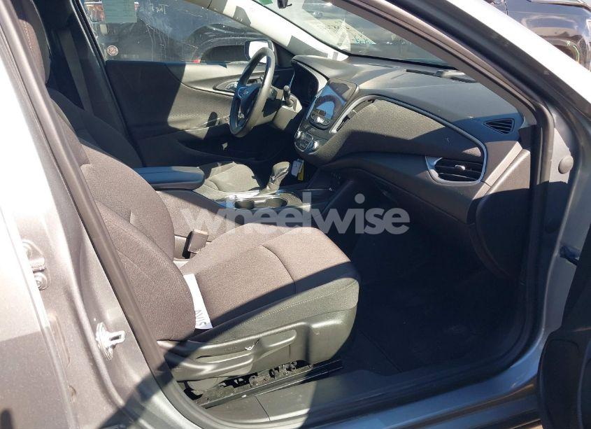 Photo 5 of 2024 Chevrolet Malibu FWD 1LT (VIN 1G1ZD5ST5RF165206)