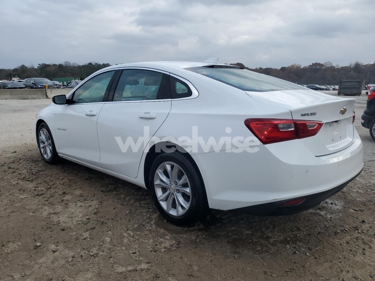 Photo 2 of 2025 CHEVROLET MALIBU LT (VIN 1G1ZD5ST5SF110423)