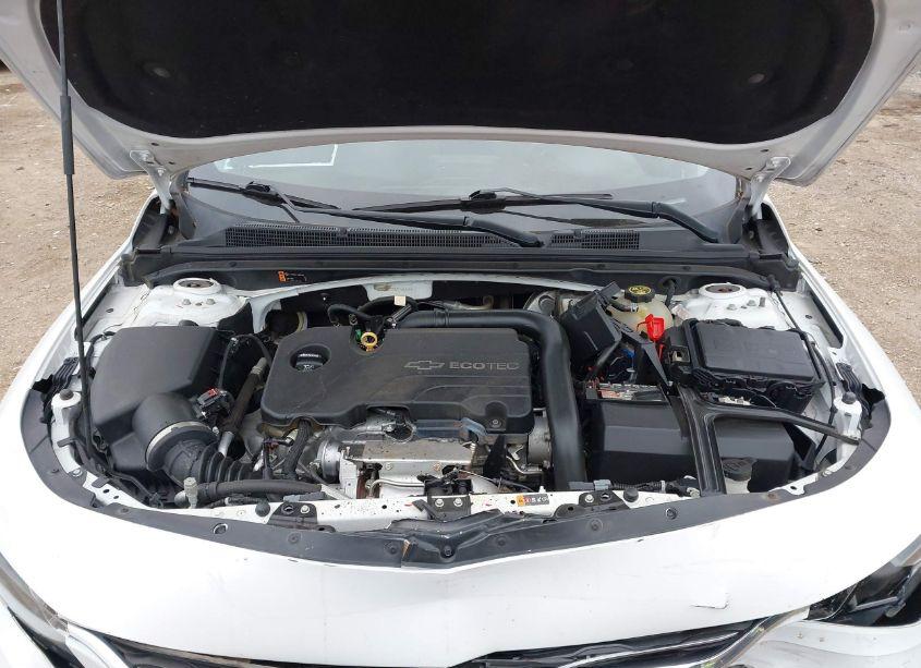 Photo 10 of 2018 Chevrolet Malibu LT (VIN 1G1ZD5ST6JF108677)