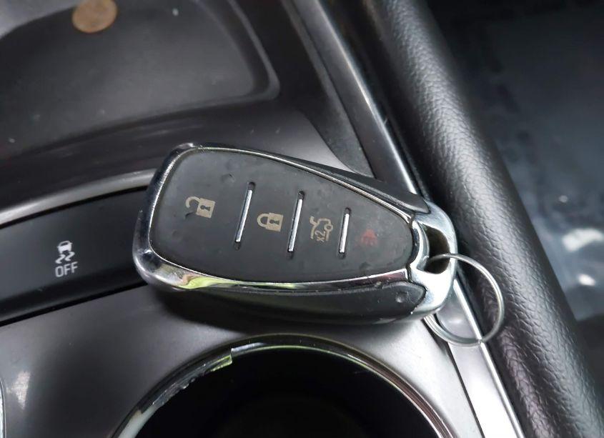 Photo 11 of 2018 Chevrolet Malibu LT (VIN 1G1ZD5ST6JF108677)