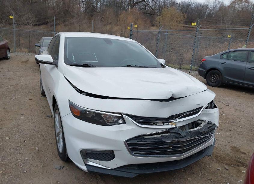Photo 12 of 2018 Chevrolet Malibu LT (VIN 1G1ZD5ST6JF108677)