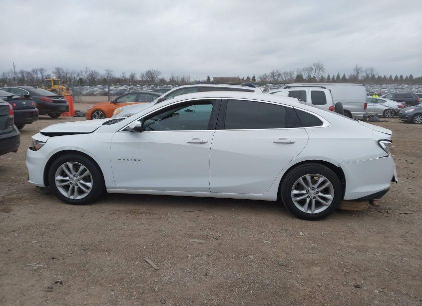Photo 14 of 2018 Chevrolet Malibu LT (VIN 1G1ZD5ST6JF108677)