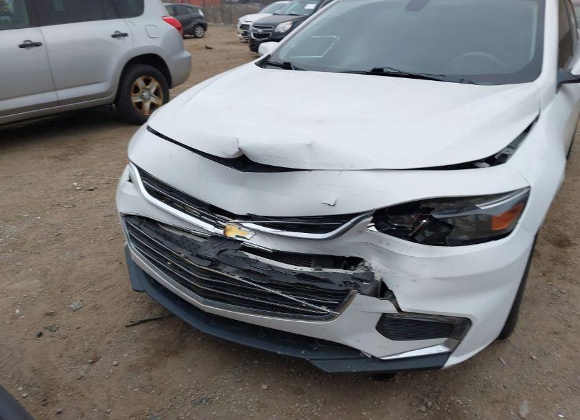 Photo 6 of 2018 Chevrolet Malibu LT (VIN 1G1ZD5ST6JF108677)