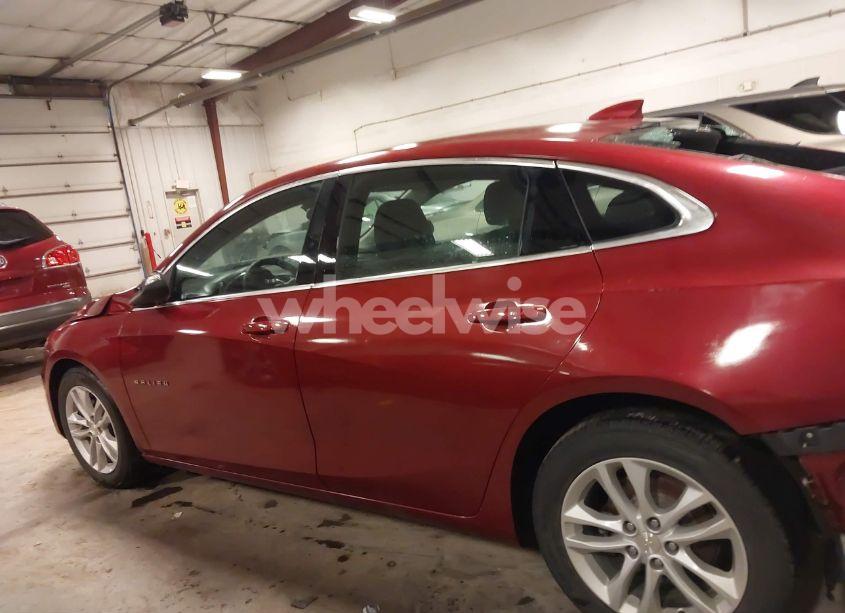 Photo 15 of 2018 Chevrolet Malibu LT (VIN 1G1ZD5ST6JF125589)
