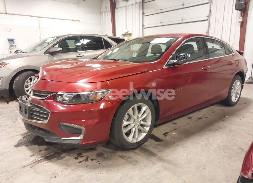 Photo 2 of 2018 Chevrolet Malibu LT (VIN 1G1ZD5ST6JF125589)